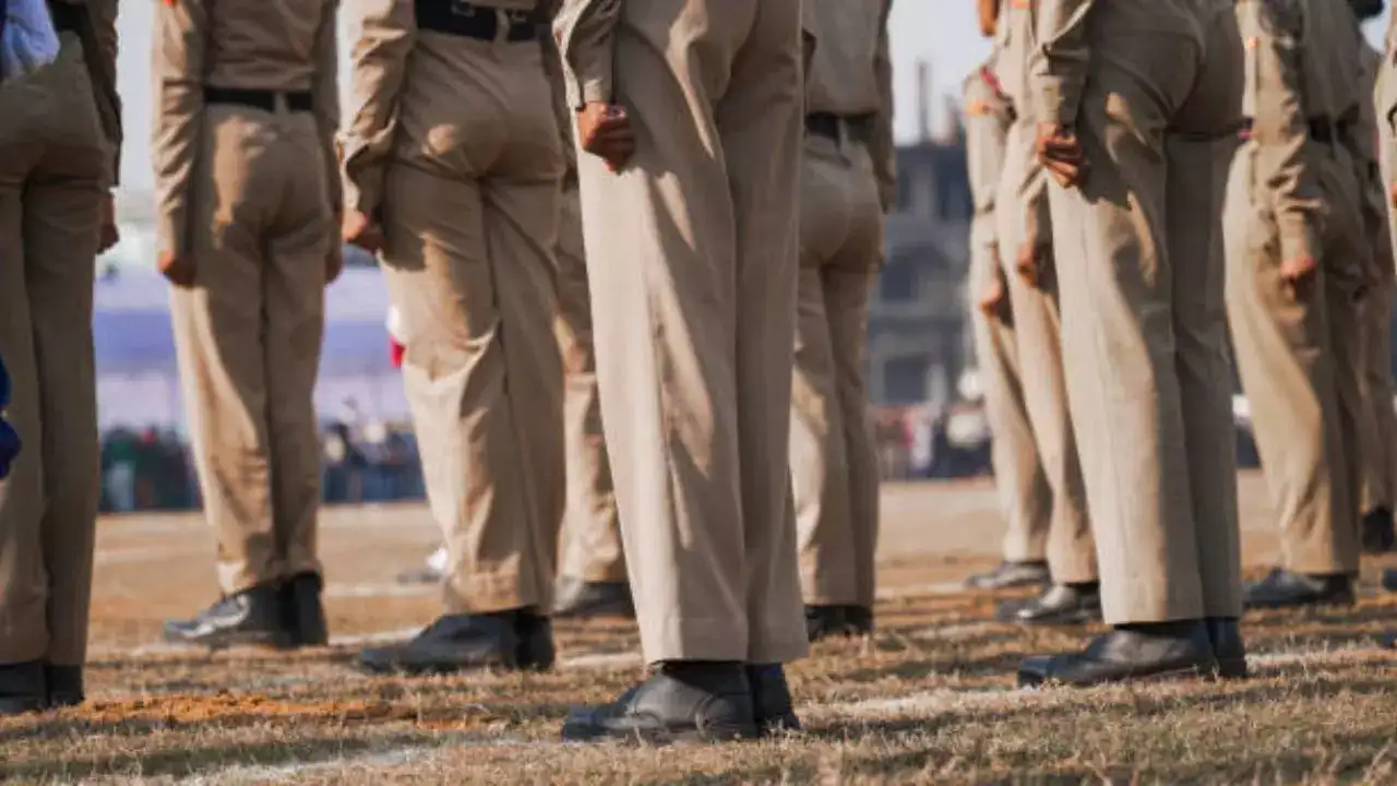 Read more about the article Bihar Police SI वैकेंसी 2025 का नोटिफिकेशन जारी…26 सितंबर से शुरू होंगे आवेदन