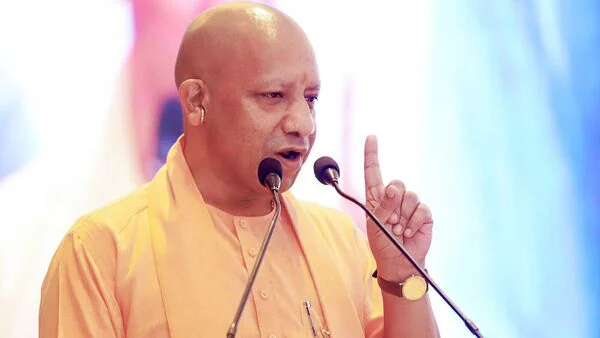 You are currently viewing SRMU बवाल: सीएम योगी ने लिया संज्ञान, IG अयोध्या करेंगे जांच, कई पुलिस अधिकारी हटाए गए