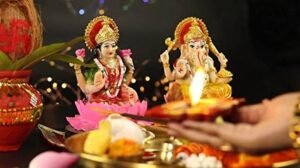 Read more about the article दीवाली 2025: लक्ष्मी-गणेश पूजन में ज़रूर अर्पित करें ये चीज़ें, मिलेगा सुख-समृद्धि का आशीर्वाद