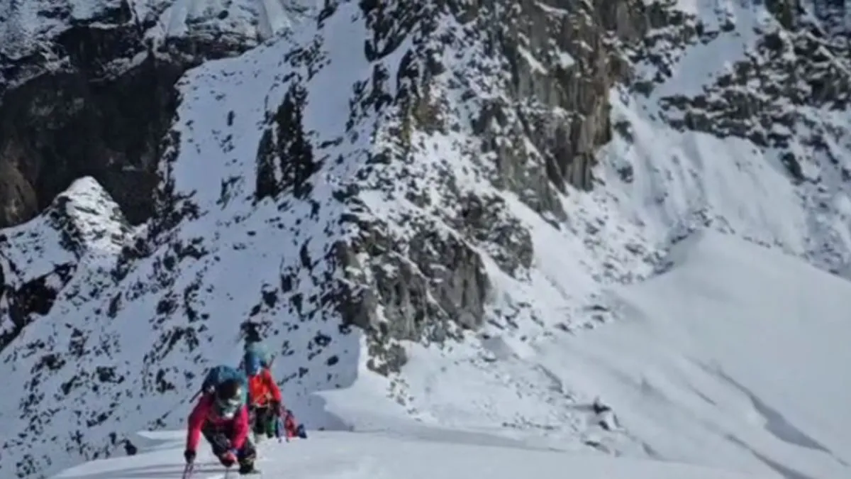 You are currently viewing नेपाल में भीषण हिमस्खलन से तबाही, सात पर्वतारोहियों की मौत और कई लापता