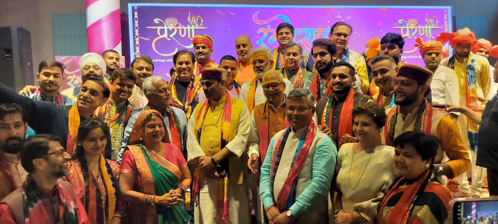 You are currently viewing लखनऊ में प्रेरणा परिवार का भव्य होली मिलन समारोह सम्पन्न, परम्पराओं के माध्यम से संस्कृति से जुड़ने का संदेश