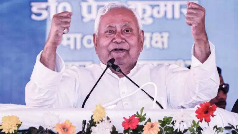 You are currently viewing Bihar Politics: नीतीश कुमार ने MLC पद से दिया इस्तीफा, मुख्यमंत्री पद छोड़ने की अटकेलों के बीच बढ़ी हलचल