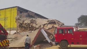 You are currently viewing Prayagraj Cold Storage Accident: आदर्श कोल्ड स्टोरेज हादसे में 4 की मौत, पूर्व मंत्री अंसार अहमद समेत 12 पर FIR