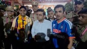 Read more about the article T20 World Cup 2026: भारत बना वर्ल्ड चैंपियन, सूर्या और गंभीर ने मंदिर में टेका मत्था