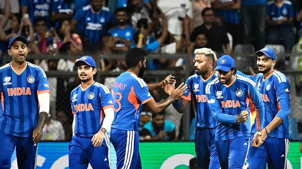 You are currently viewing IND vs NZ T20 WC 2026 Pitch Report: भारत-न्यूजीलैंड फाइनल से पहले पिच पर चर्चा, क्या बदलेगी रणनीति?