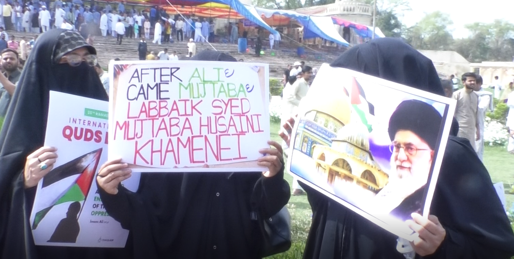You are currently viewing Lucknow Protest: इमामबाड़ा में ईरान के समर्थन में विशाल प्रदर्शन, मौलाना कल्बे जव्वाद ने अमेरिका की कड़ी निंदा की