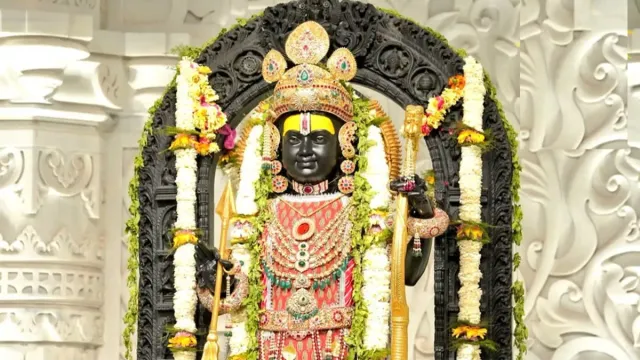 Ram Navami 2026: अयोध्या में राम जन्मोत्सव की धूम! पीताम्बरी में दर्शन देंगे रामलला, दोपहर 12 बजे होगी महाआरती