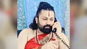 Read more about the article Ashutosh Brahmachari: आशुतोष ब्रह्मचारी पर रीवा एक्सप्रेस में जानलेवा हमला, शंकराचार्य अविमुक्तेश्वरानंद पर साजिश का शक