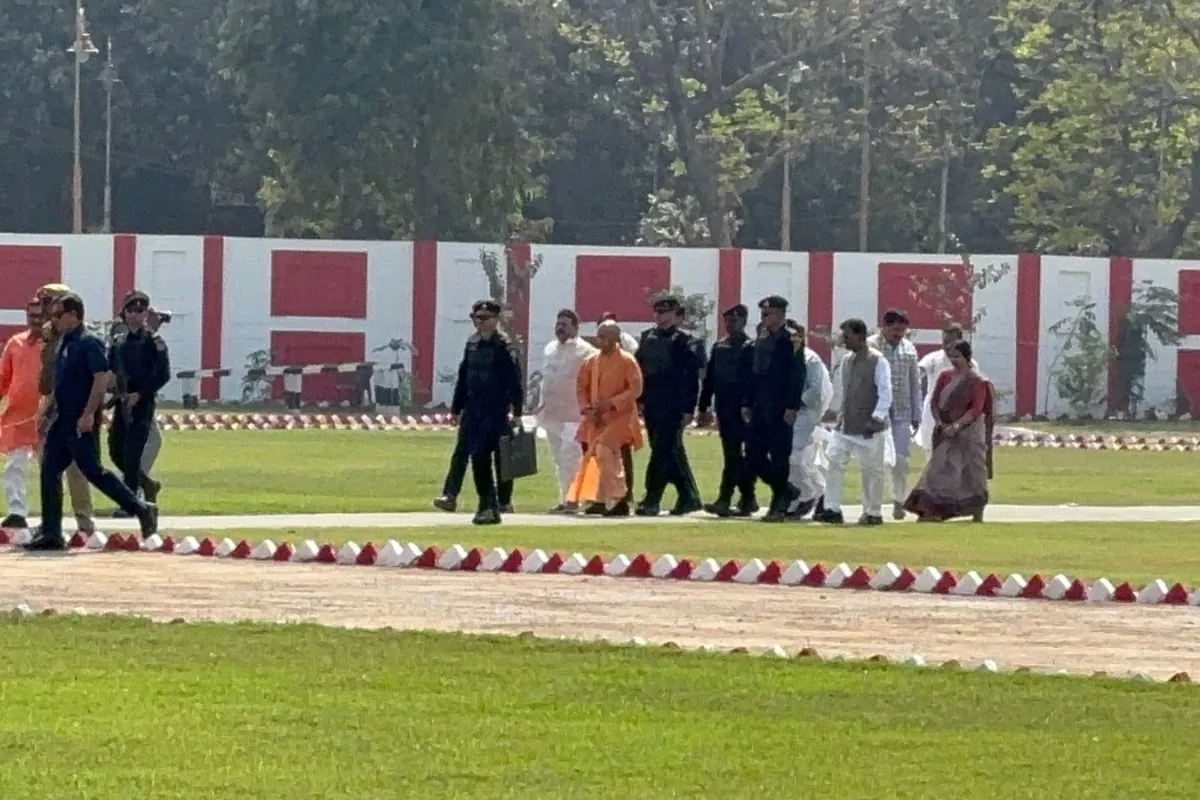 You are currently viewing CM Yogi का दो दिवसीय वाराणसी दौरा, समीक्षा बैठक और स्थलीय निरीक्षण पर फोकस