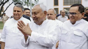 Read more about the article Nitish Kumar Resigns: बिहार के मुख्यमंत्री पद से नीतीश कुमार का इस्तीफा, क्या अब बेटे निशांत कुमार संभालेंगे जदयू की कमान?