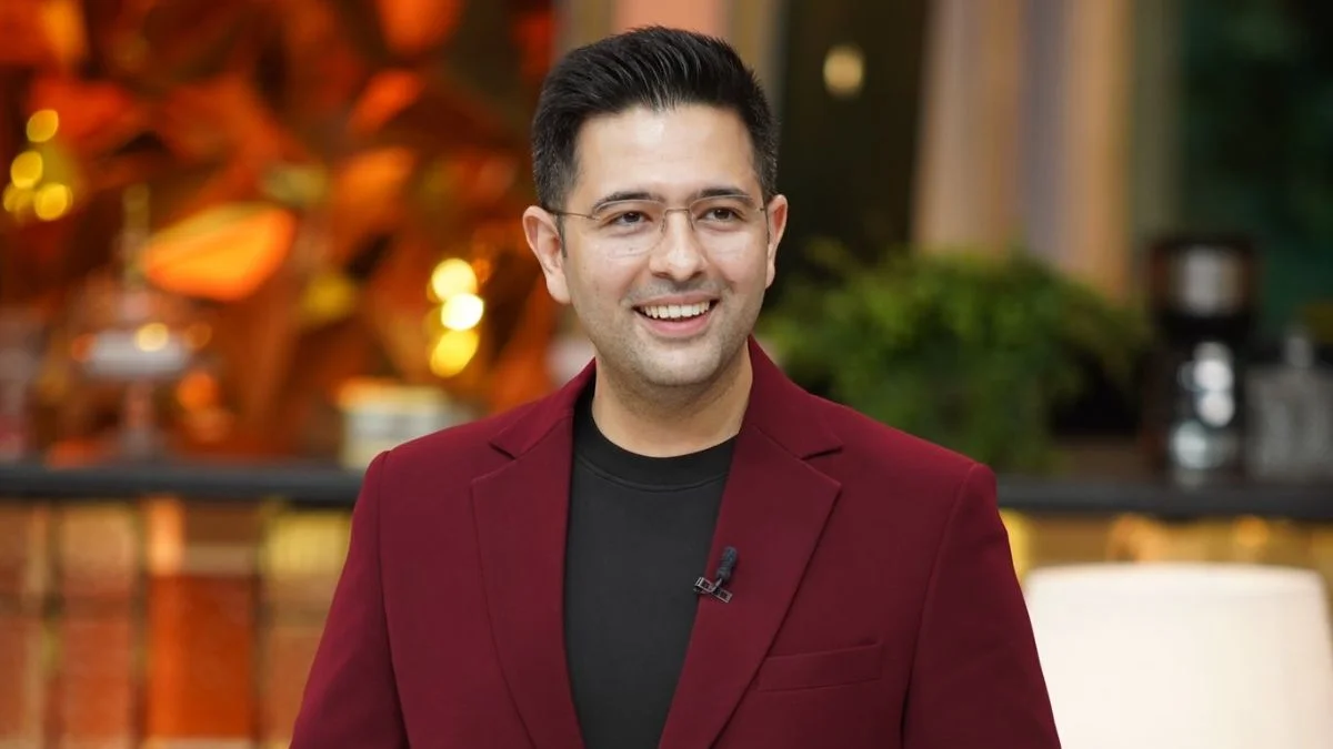 You are currently viewing Raghav Chadha News: राघव चड्ढा के ‘कमल’ थामने की चर्चा तेज! मनोज तिवारी ने दिए संकेत, कहा- “बीजेपी के दरवाजे खुले हैं”