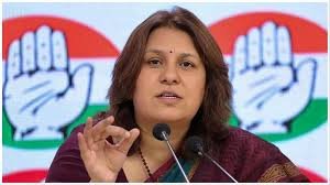 You are currently viewing PM Modi Address to the Nation: पीएम मोदी के संबोधन पर सुप्रिया श्रीनेत का पलटवार “29 मिनट के भाषण में 58 बार कांग्रेस का नाम, असली मुद्दों से भाग रही सरकार”