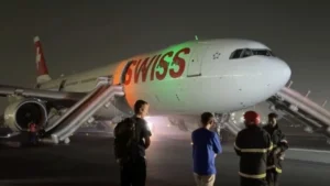 Read more about the article Delhi Airport: दिल्ली एयरपोर्ट पर बड़ा विमान हादसा टला! स्विस एयरलाइंस के इंजन में लगी आग, पायलट ने बचाई 228 यात्रियों की जान