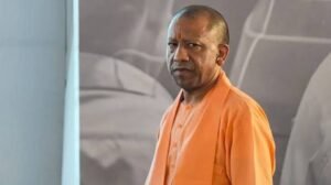 Read more about the article UP IAS transfer:यूपी में फिर चला तबादला , 24 IAS  के ट्रांसफर, कई जिलों में नए डीएम तैनात