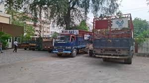 You are currently viewing Hyderabad News: कब्रिस्तान में छिपाकर रखे गए थे 414 गैस सिलेंडर, युद्ध संकट के बीच कालाबाजारी का भंडाफोड़