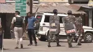 You are currently viewing Malda Violence: मालदा बवाल के बाद TMC नेताओं की सुरक्षा पर कैंची, दागी चेहरों की गिरफ्तारी के आदेश