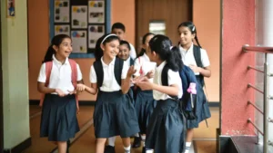 Read more about the article UP News: यूपी में भीषण गर्मी का तांडव! बेसिक शिक्षा विभाग ने बदला स्कूलों का समय, अब सुबह 7:30 बजे से लगेंगी क्लास