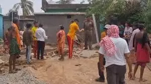 Read more about the article Kalahandi Tank Accident : ओडिशा सेप्टिक टैंक हादसे में 6 मौतें, जहरीली गैस बनी दर्दनाक त्रासदी कारण