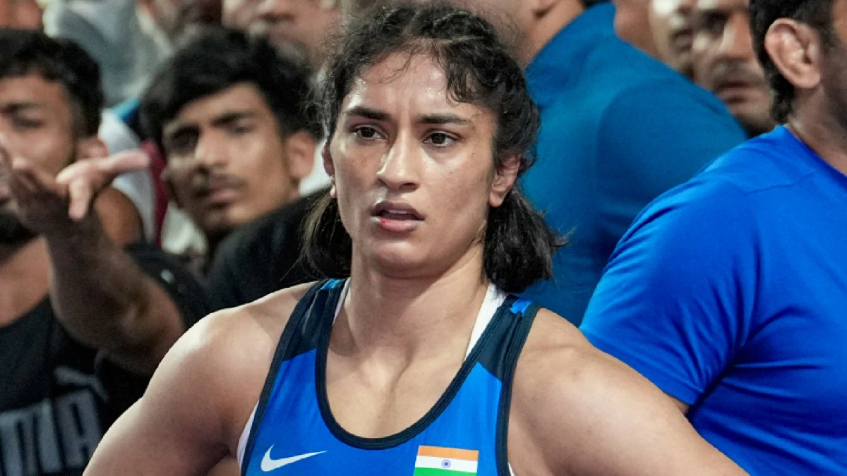 You are currently viewing Vinesh Phogat: सुप्रीम कोर्ट से जीती लेकिन मैट पर हारी, एशियन गेम्स का सपना टूटा!