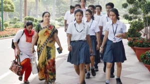 Read more about the article School Closed: उत्तर प्रदेश में भीषण गर्मी और लू का कहर, योगी सरकार ने 20 मई से की स्कूलों में छुट्टियों की घोषणा