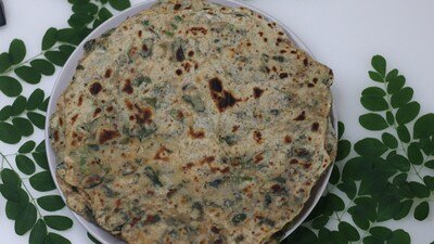 You are currently viewing Moringa Paratha: सुबह के नाश्ते में खाएं मोरिंगा परांठा, शरीर को मिलेंगे कई जरूरी पोषक तत्व