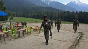 Read more about the article Pahalgam Terror Attack: पहलगाम आतंकी हमले की जांच में बड़ा खुलासा, पाकिस्तान से जुड़े मोबाइल कनेक्शन ने बढ़ाई जांच की दिशा