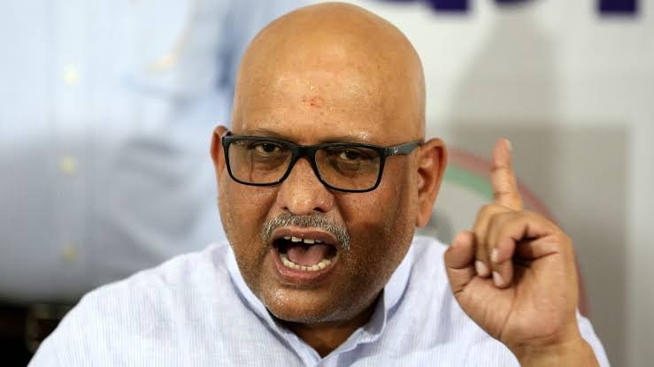You are currently viewing Ayodhya Ram Mandir Scam: नृपेंद्र मिश्रा से लेकर चंपत राय तक… अयोध्या मंदिर ट्रस्ट के बड़े चेहरों पर बरसी कांग्रेस, खड़ा हुआ बड़ा राजनीतिक तूफान