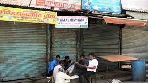 You are currently viewing Varanasi Meat Ban News: वाराणसी के मुख्य बाजारों से पूरी तरह हटेंगी मीट-मछली की दुकानें, नगर निगम ने बनाई बड़ी योजना