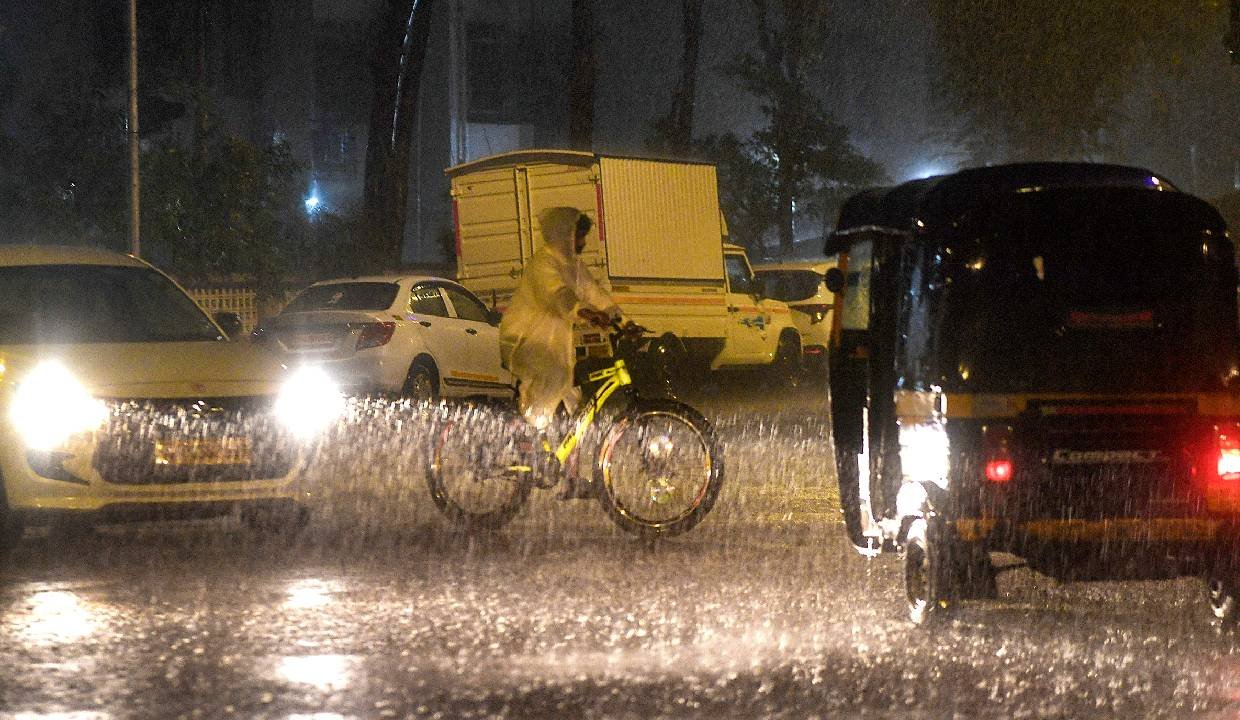 You are currently viewing Weather Update Today: दिल्ली-यूपी में गर्मी से मिलेगी राहत, कल से शुरू होगी झमाझम बारिश