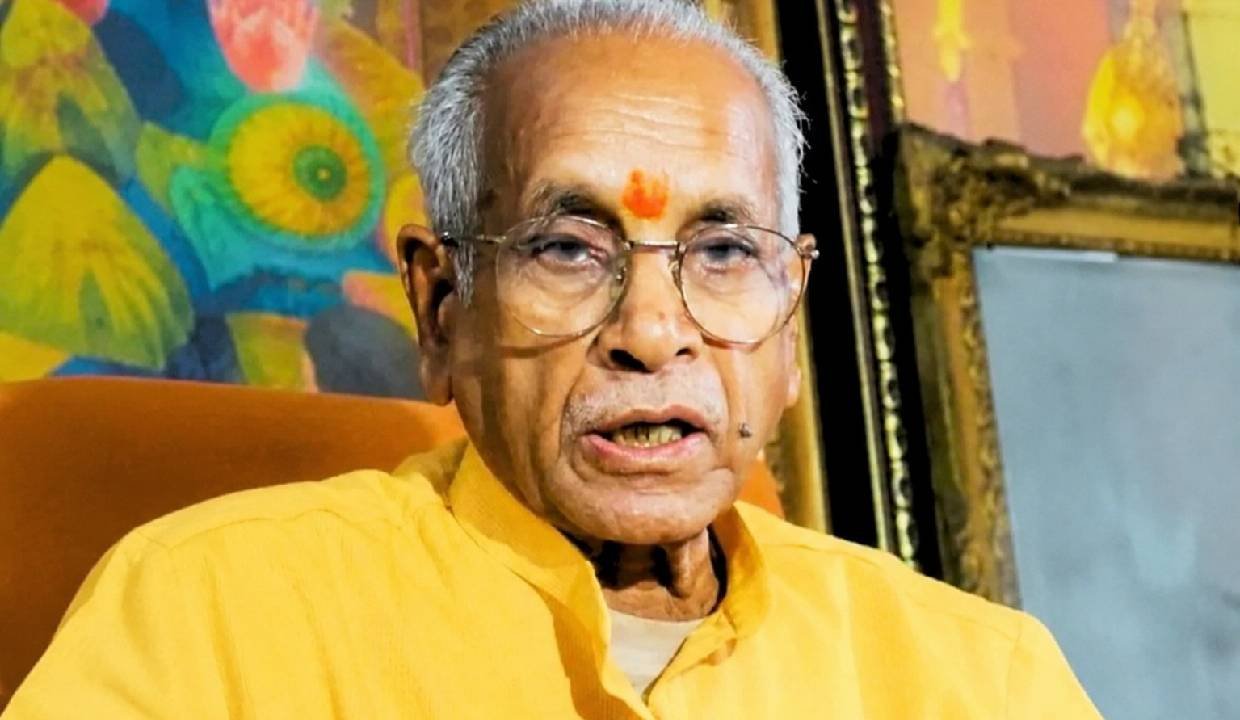 You are currently viewing Ram Mandir donation scam: एसआईटी के सामने पेश हुए चंपत राय, तीन घंटे की पूछताछ में कुबूलीं कई बड़ी गलतियां