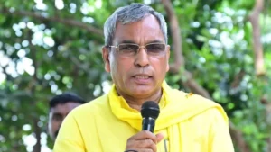 Read more about the article UP Politics: यूपी की सियासत में ‘यादव बनाम कुर्मी’ घमासान! ओपी राजभर का अखिलेश यादव पर सीधा प्रहार, ‘यपा’ कह कर कसा तंज