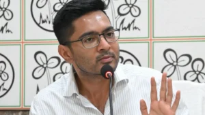 Read more about the article TMC Political Crisis: अभिषेक बनर्जी की ओम बिरला से गुहार! टीएमसी के बागी गुट को न दें मान्यता, जानिए पूरा मामला