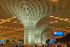 Read more about the article Mumbai Airport Bomb Threat: मुंबई एयरपोर्ट को उड़ाने की धमकी से हड़कंप! अज्ञात ईमेल ने उड़ाई सुरक्षा एजेंसियों की नींद!