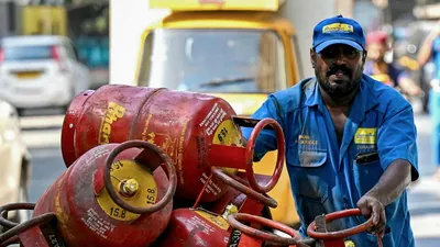 You are currently viewing LPG Gas Cylinder New Rules: सिलेंडरधारकों के लिए आज रात आखिरी मौका! एलपीजी नियमों को पूरा करने की समय-सीमा खत्म