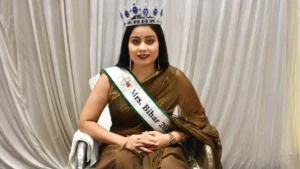 Read more about the article Soni Gupta Muzaffarpur Winner : मुजफ्फरपुर की बहू सोनी गुप्ता के सिर सजा ‘मिसेज बिहार 2026’ का ताज, शादी के 17 साल और 3 बच्चों के बाद पूरा किया अपना सपना