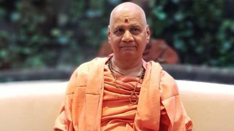 Ram Mandir donation theft: राम मंदिर में चढ़ावा चोरी के बाद सुरक्षा सख्त! अब बिना जेब के कपड़ों में होगी नोटों की गिनती, बढ़ा पहरा
