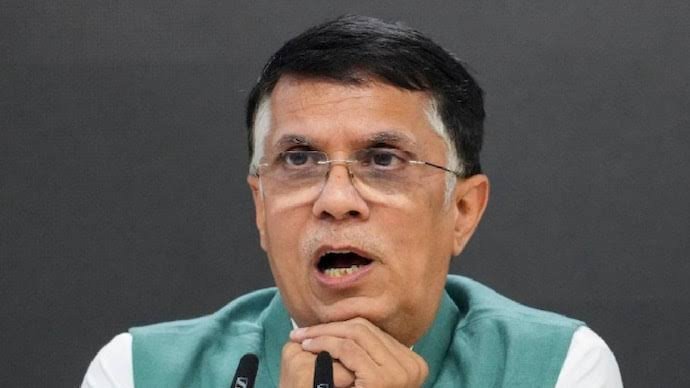 You are currently viewing NEET Paper Leak विवाद पर कांग्रेस का केंद्र सरकार पर हमला, छात्रों पर कार्रवाई को लेकर अमित शाह से मांगा जवाब