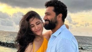Read more about the article Vicky Kaushal Romantic Post: विक्की कौशल ने कैटरीना कैफ संग शेयर की रोमांटिक तस्वीर, ‘बारिश और तुम’ लिख लुटाया प्यार