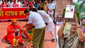 Read more about the article Parliament Protest: संसद परिसर में विपक्ष का सांकेतिक प्रदर्शन, राम मंदिर चढ़ावा विवाद पर सरकार को घेरा