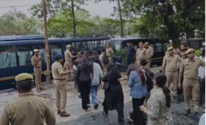 Read more about the article Lucknow News: फर्जी इंटरनेशनल कॉल सेंटर का भंडाफोड़, अमेरिकी नागरिकों से करोड़ों की ठगी