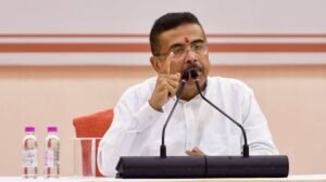 Read more about the article Bengal Politics: बंगाल में 1 सितंबर से सभी सरकारी कामकाज में बांग्ला भाषा होगी अनिवार्य, शुभेंदु अधिकारी की बड़ी घोषणा