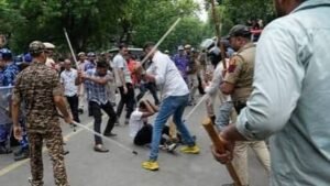 Read more about the article NEET Protest: जंतर-मंतर छात्र आंदोलन पर सुप्रीम कोर्ट सख्त, पुलिस कार्रवाई में हस्तक्षेप से किया इनकार