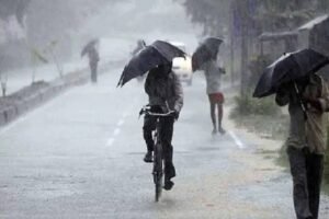 Read more about the article UP weather: यूपी-उत्तराखंड समेत कई राज्यों में भारी बारिश और आंधी का दौर शुरू, मौसम विभाग ने जारी की चेतावनी