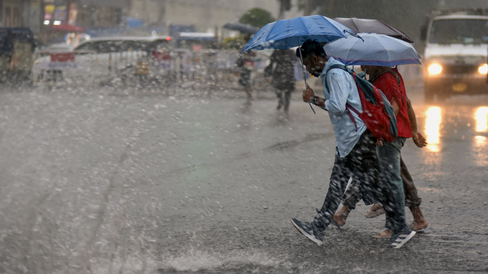 You are currently viewing UP Weather Update: उमस के बीच शुरू होगा भारी बारिश का दौर, IMD ने दी बड़ी चेतावनी