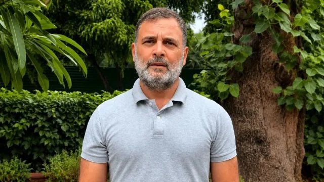 You are currently viewing Rahul Gandhi के AK-47 दावे पर BJP का पलटवार, संबित पात्रा ने मांगी माफी और लगाए गंभीर आरोप