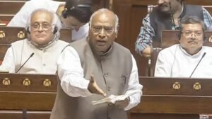 Read more about the article Monsoon Session में कांग्रेस का केंद्र सरकार पर हमला, मल्लिकार्जुन खरगे ने पीएम मोदी से अमित शाह का इस्तीफा मांगा