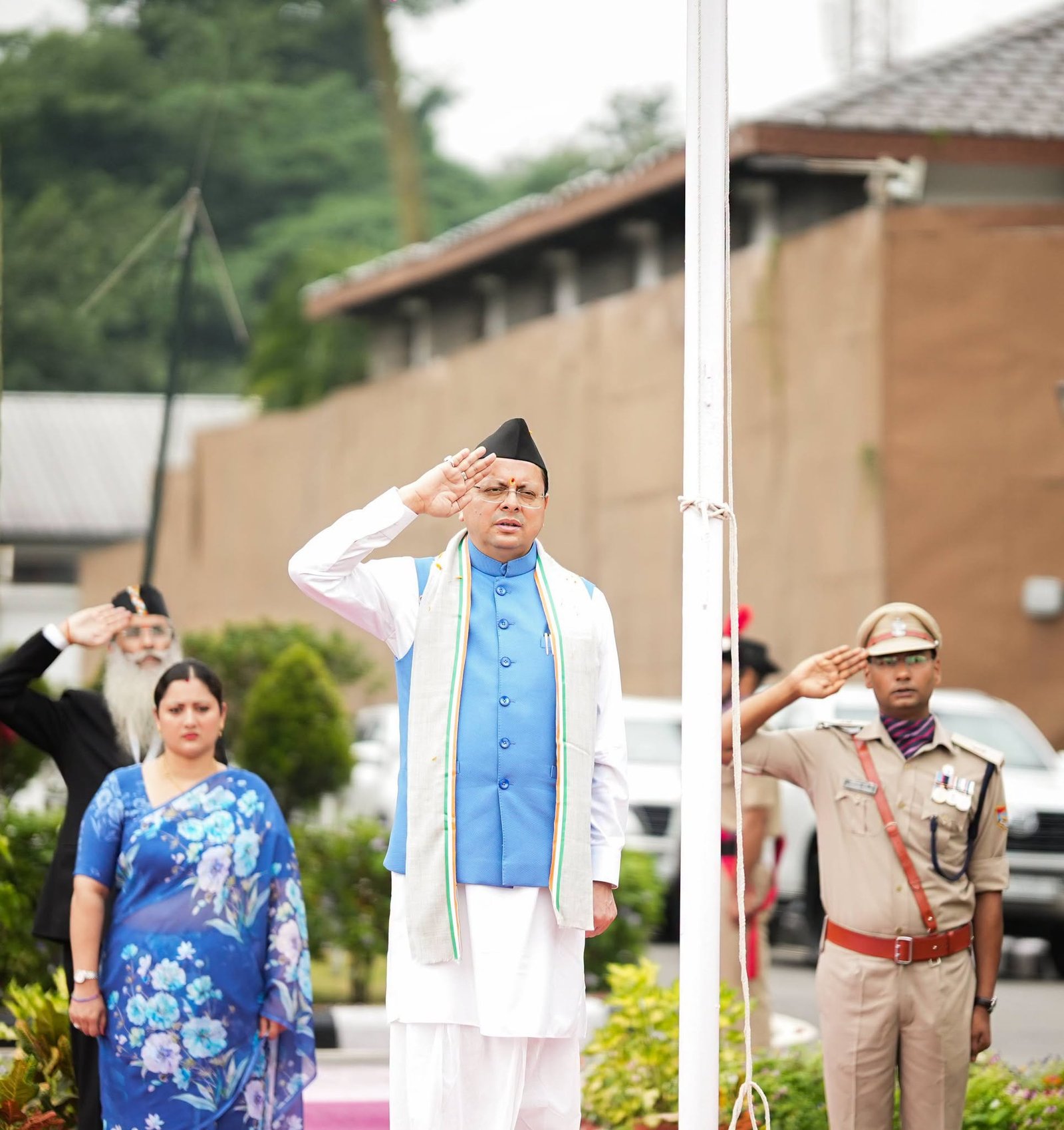 You are currently viewing Independence Day: उत्तराखंड में देशभक्ति के रंग में रंगा स्वतंत्रता दिवस, CM धामी ने दिलाई राष्ट्रीय एकता की शपथ