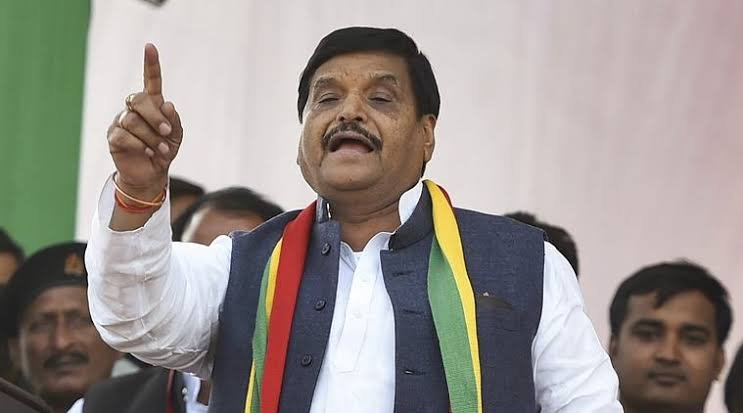 You are currently viewing UP Politics: अखिलेश यादव के 40 हजार रुपये के वादे पर घमासान, शिवपाल बोले- BJP के हाथ-पांव फूल गए