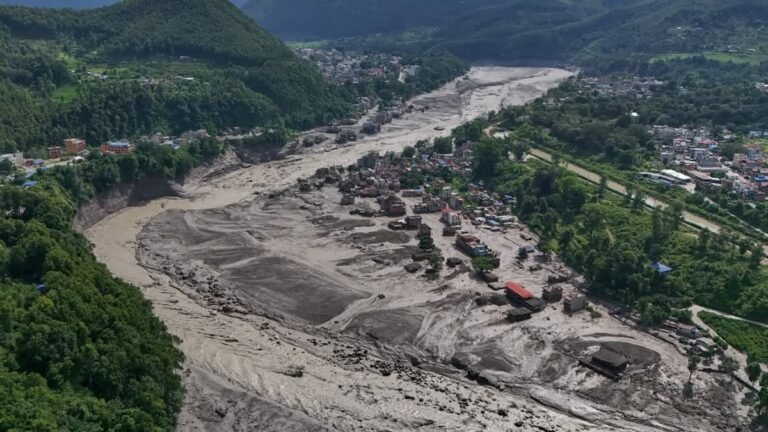 Nepal Flood: नेपाल बाढ़ में 320 भारतीयों से संपर्क टूटा, 400 नागरिक चीन में सुरक्षित; MEA ने बताया पूरा अपडेट