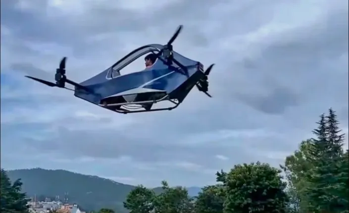 You are currently viewing Uttarakhand News: ‘चाचा चौधरी’ की उड़ने वाली कार अब हकीकत! अल्मोड़ा के रवि टम्टा ने बनाया फ्लाइंग व्हीकल, CM धामी ने दी बधाई